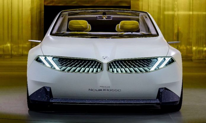 У Німеччині показали, який вигляд матиме універсал BMW i3 Touring