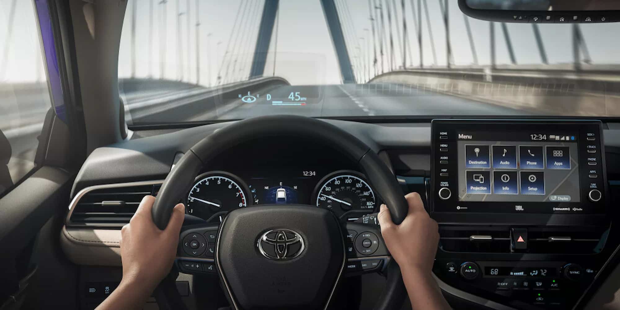 Эксперты назвали все плюсы и минусы Toyota Camry 2024