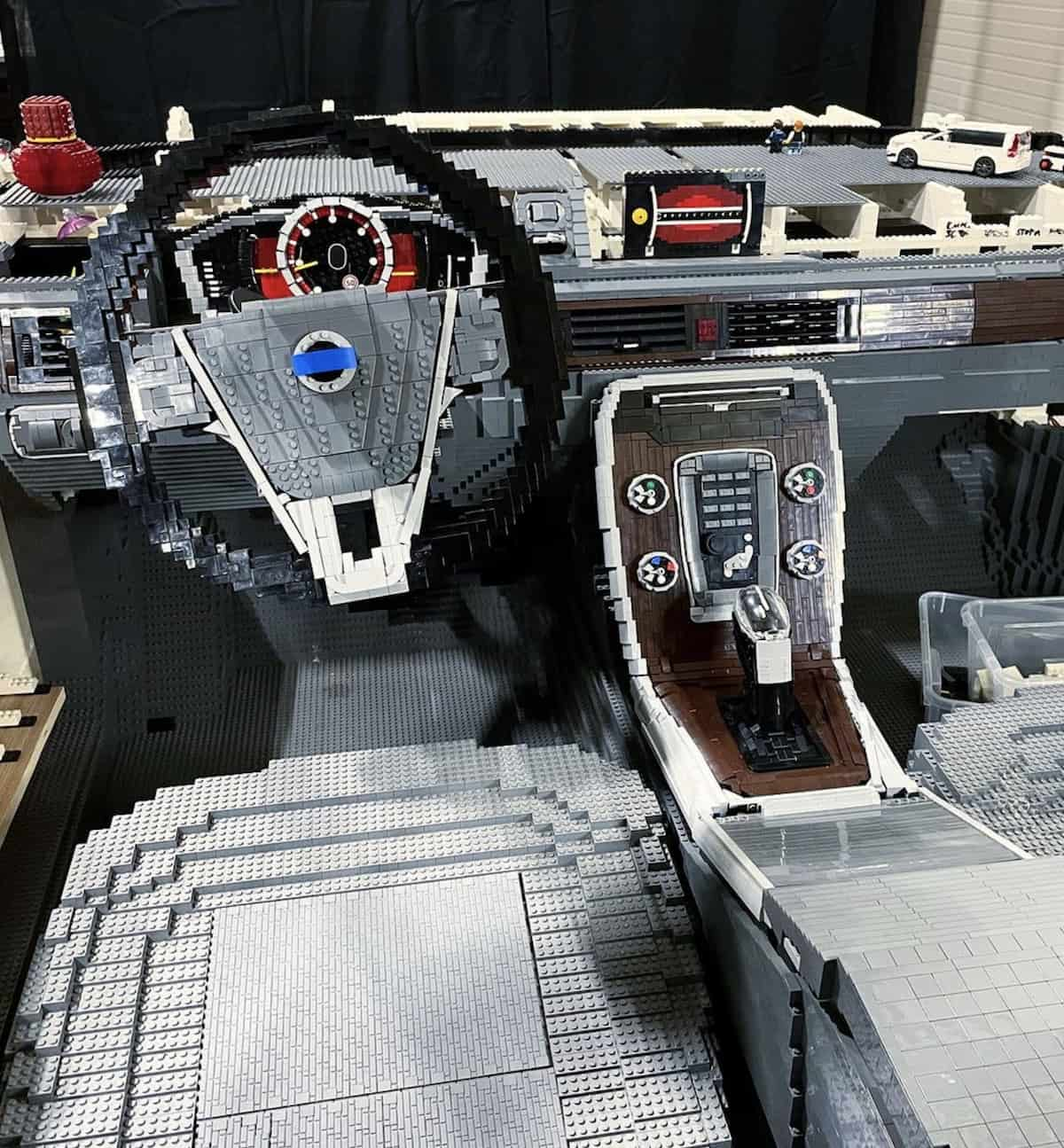 Власник Volvo створив копію свого автомобіля з конструктора Lego