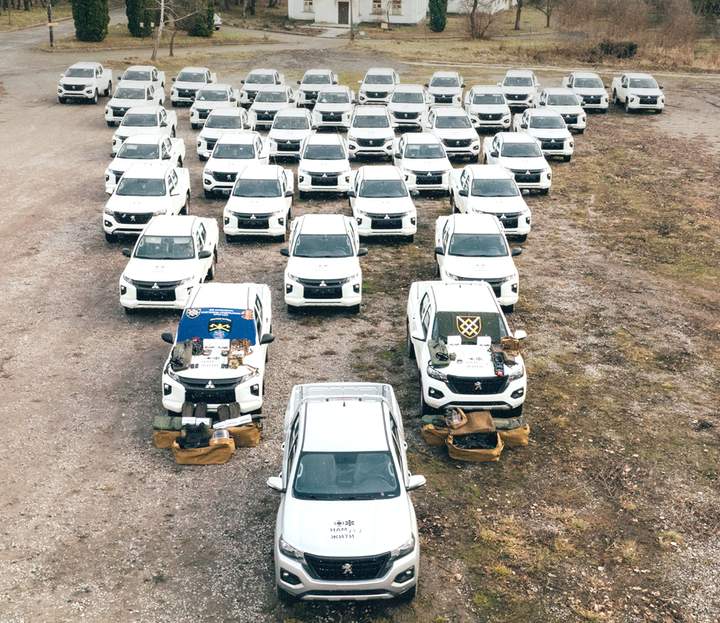 Пікапи Peugeot для розміновування: сапери отримали техніку вартістю 45 641 454 гривні