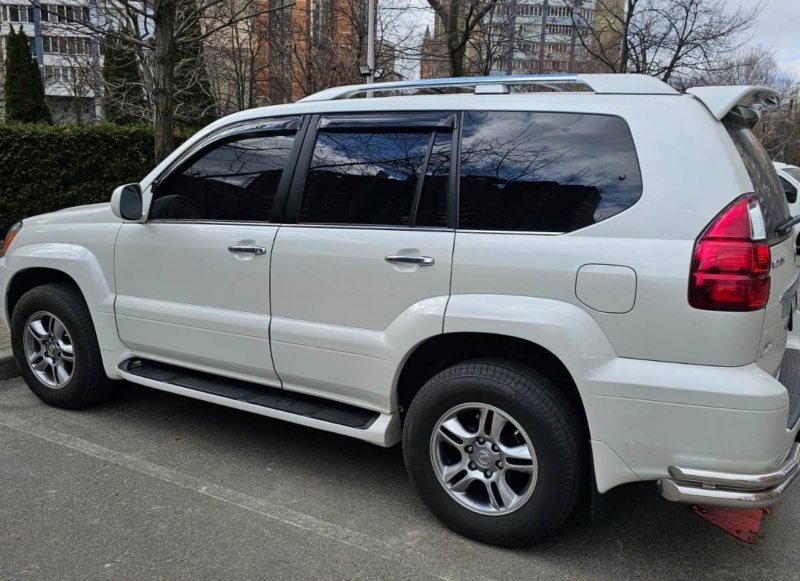 Потужний 16-ти річний Lexus з пробігом 34 тисячі кілометрів шукає нового власника