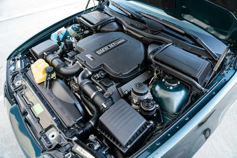 Седан BMW з 2000-х продали за 98 000$: історія капсули часу 