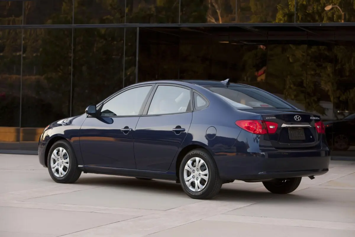 Компания Hyundai отзывает 186 тысяч машин Elantra из-за неисправности багажника