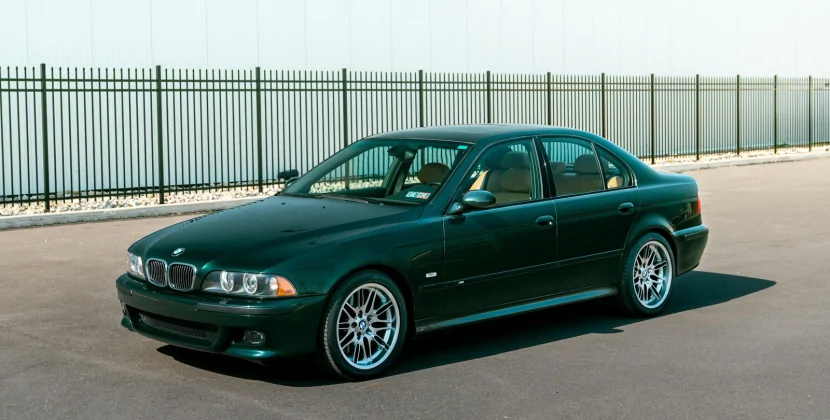 Седан BMW з 2000-х продали за 98 000$: історія капсули часу 