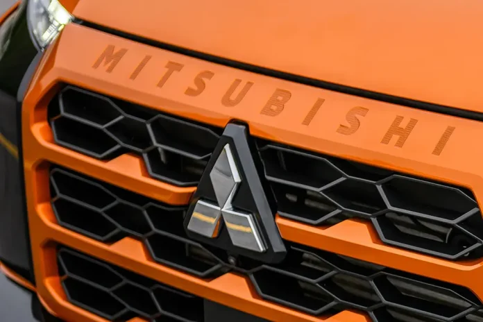 Відроджений Mitsubishi Pajero отримає міцну рамну конструкцію і нові мотори