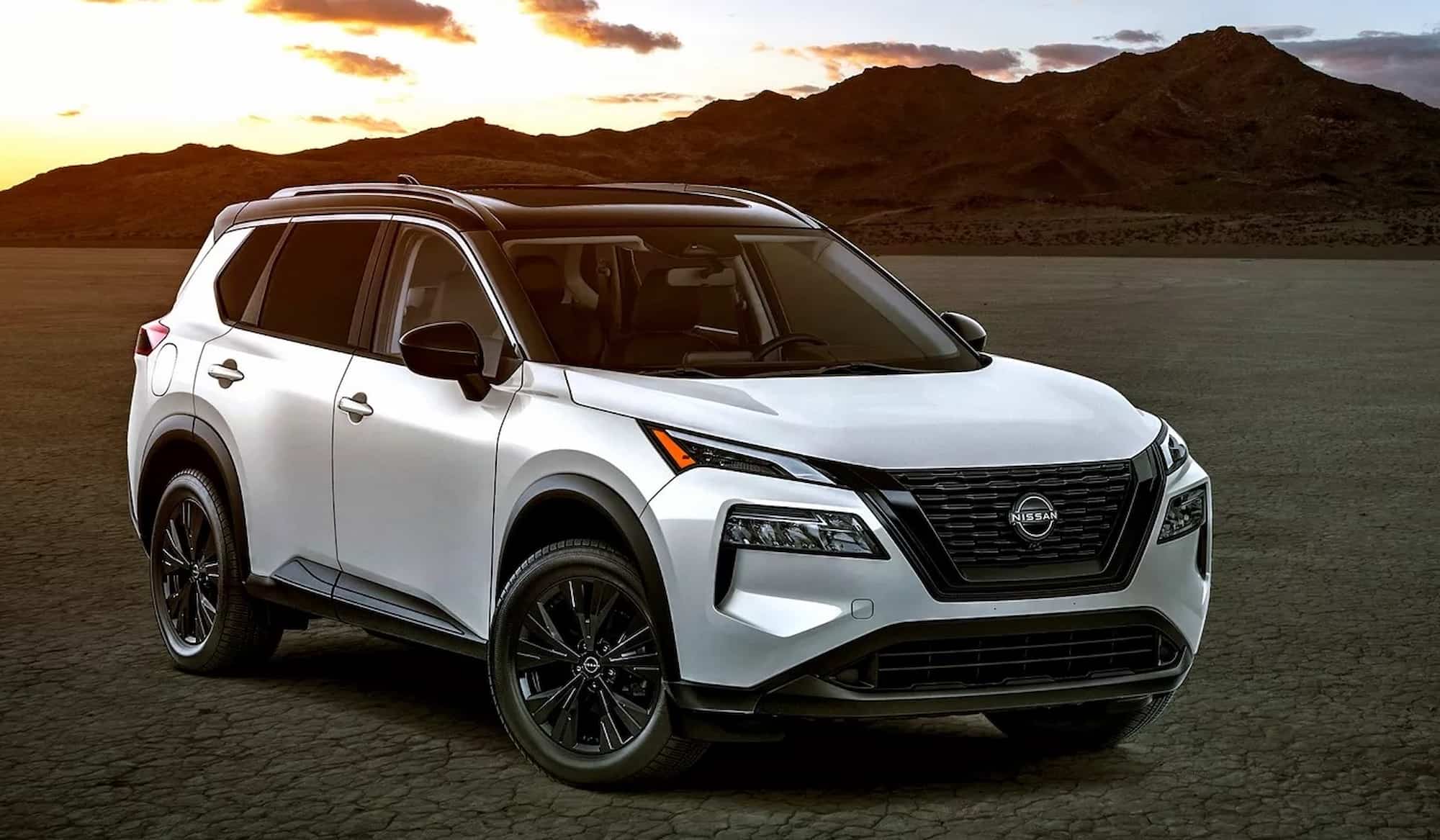 Дилерам не удается распродать кроссоверы Nissan X-Trail: на складах скопились десятки тысяч машин