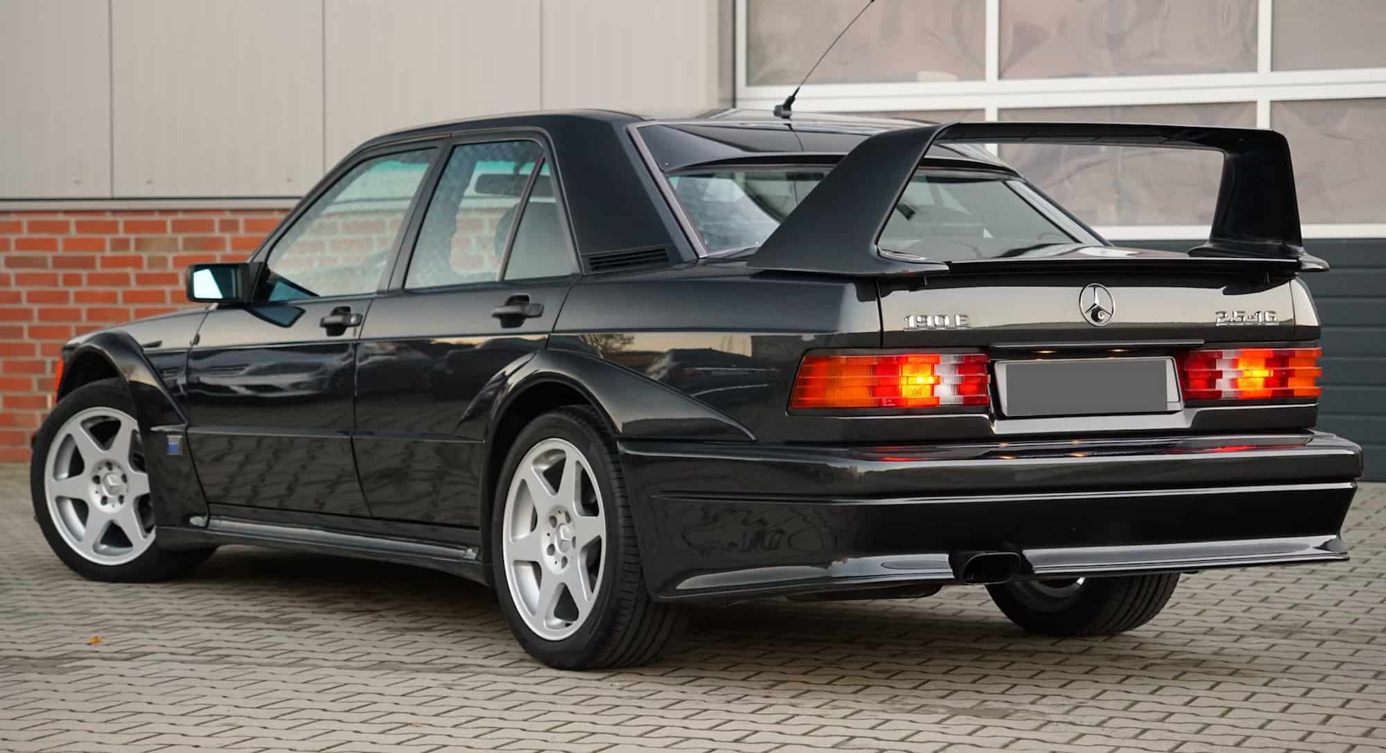 На продаж виставили рідкісний суперседан Mercedes Evolution II