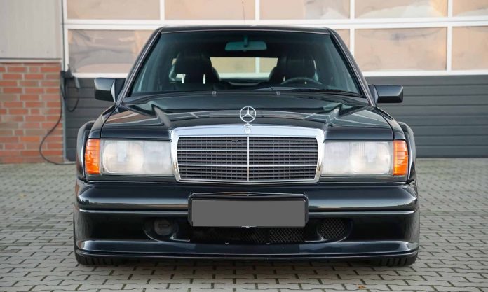 На продаж виставили рідкісний суперседан Mercedes Evolution II