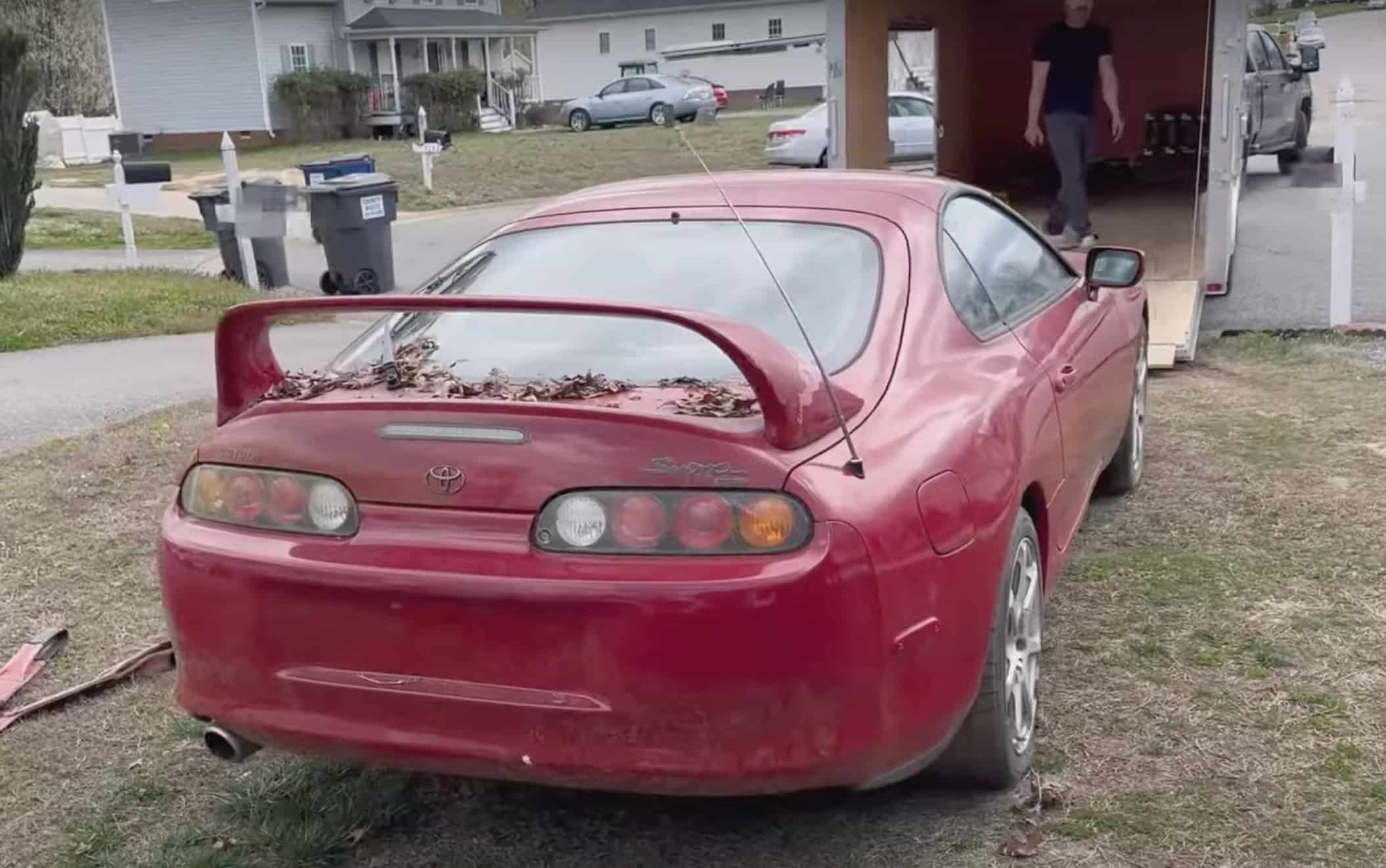 Червону Toyota Supra Turbo Mk4 залишили на 13 років без руху: що з нею стало