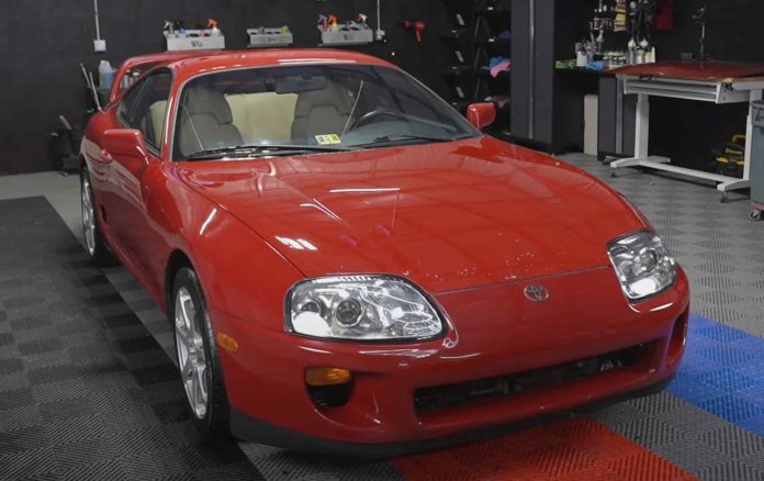 Червону Toyota Supra Turbo Mk4 залишили на 13 років без руху: що з нею стало