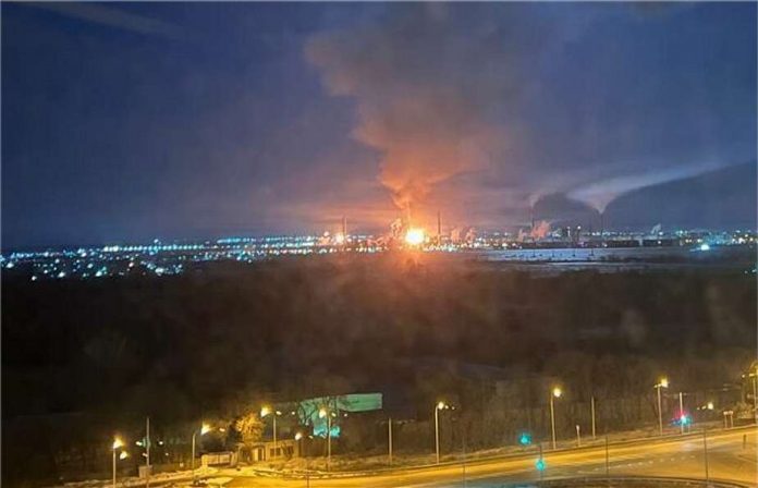 23 березня 2024 року на нафтопереробному заводі в Новокуйбишевську Самарської області прогриміли вибухи