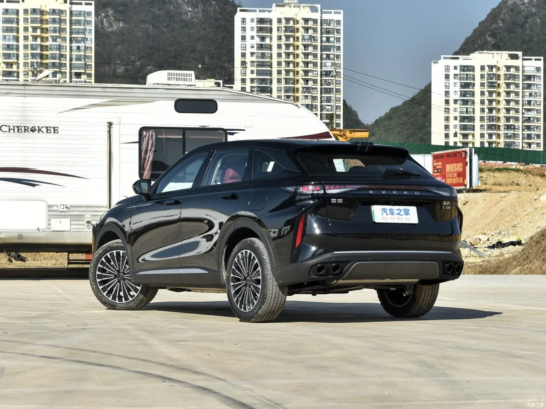 Потужний спортивний кросовер від Chery  з витратою палива 5,4 л на 100 км за 22 500$