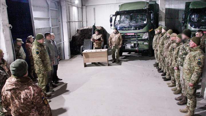 Вітчизняний автоскладальний завод "Кобальт-Фотон" передав вантажівки для ЗСУ