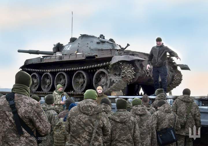 Рідкісні трофейні танки на навчальному полігоні: як ЗСУ експлуатують російську техніку