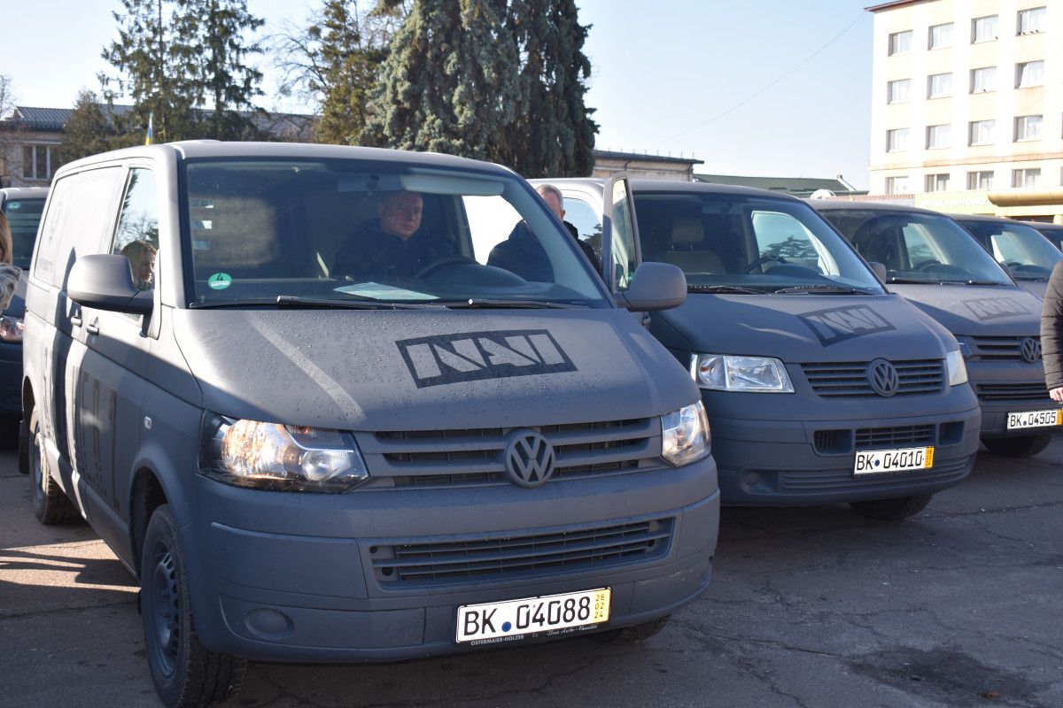 На Авдіївський напрямок поїхало 37 мікроавтобусів Volkswagen Transporter