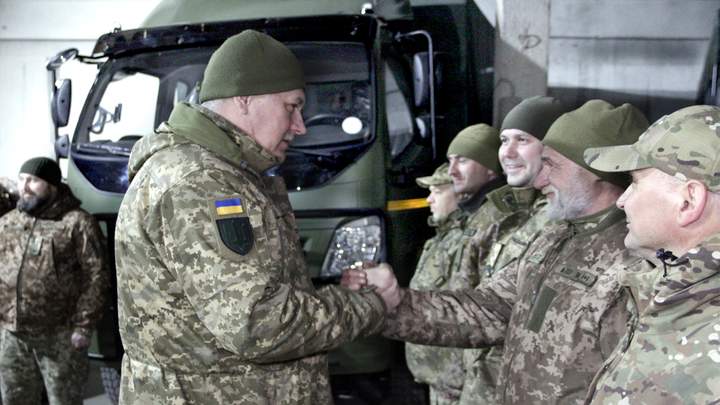 Вітчизняний автоскладальний завод "Кобальт-Фотон" передав вантажівки для ЗСУ