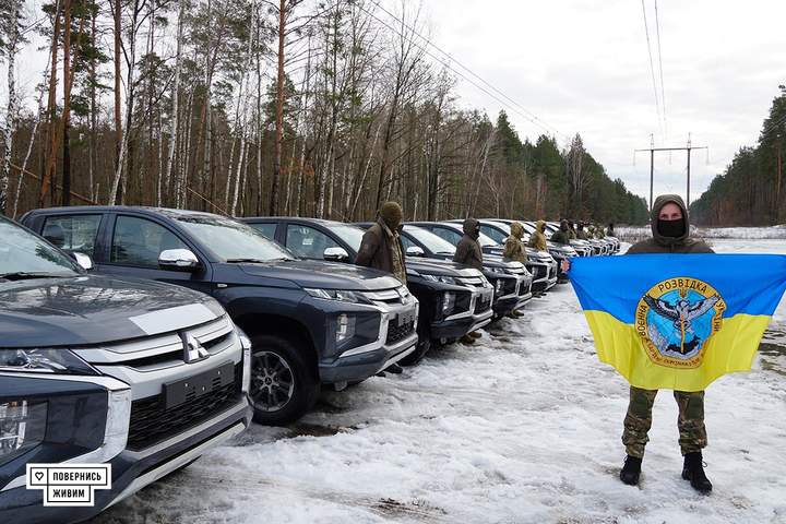 Ні дня без скандалу: Міноборони оголосило про закупівлю партії пікапів