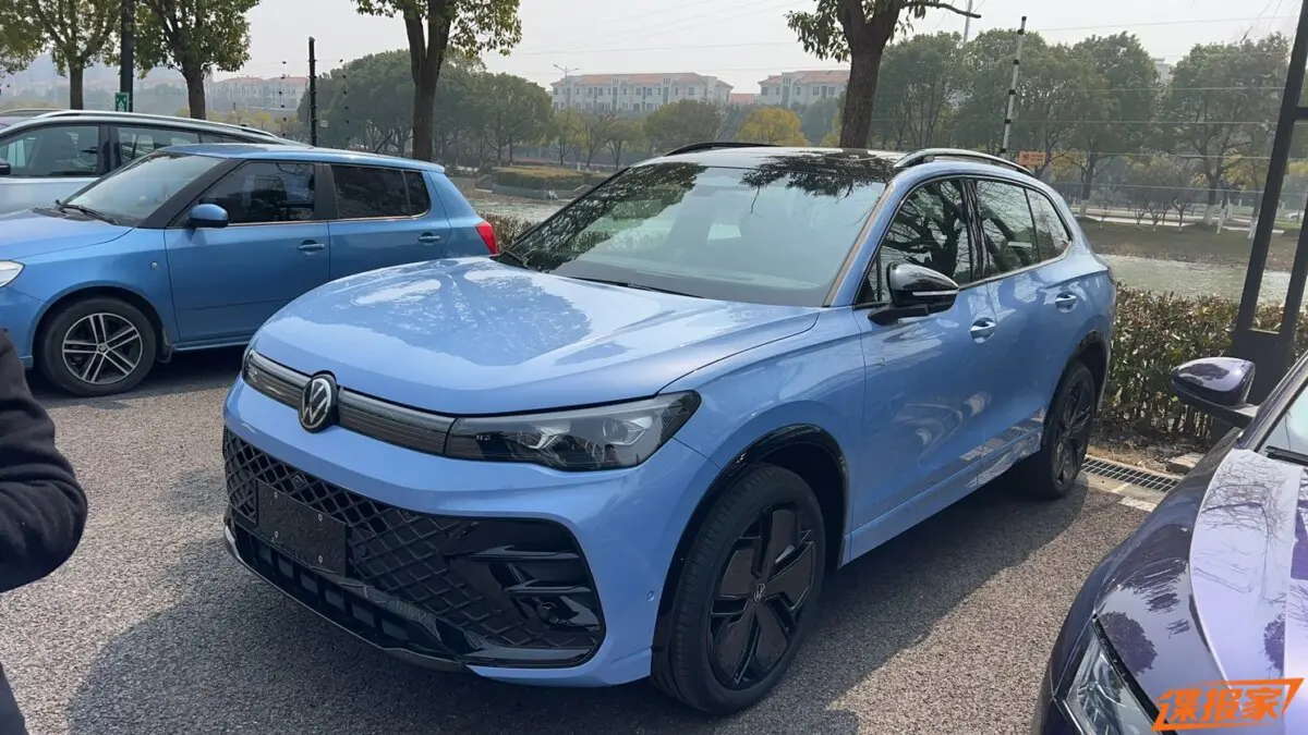 "Великий" Volkswagen Tiguan із потужними моторами та 3 екранами в салоні виходить на ринок