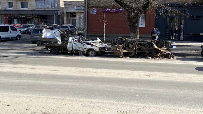 У Києві знайшли звалище раритетних машин