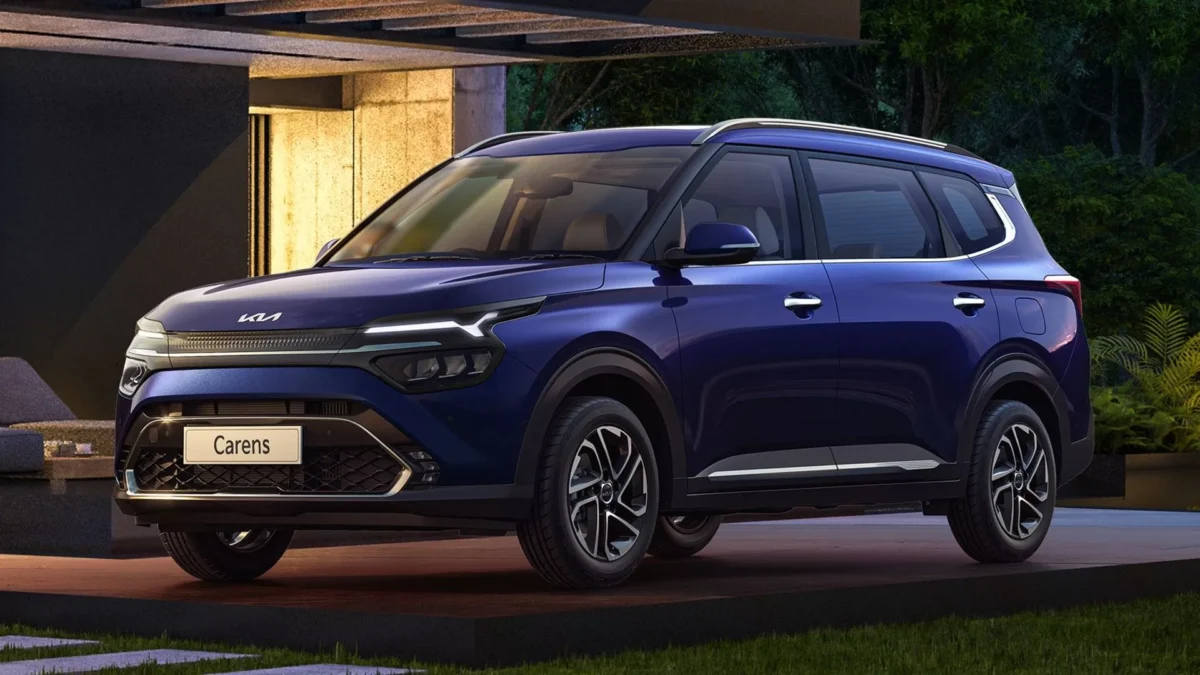 Kia поміняє всі мотори у 7-місного крос-вена Carens за 360 000 грн - розкрито перші подробиці