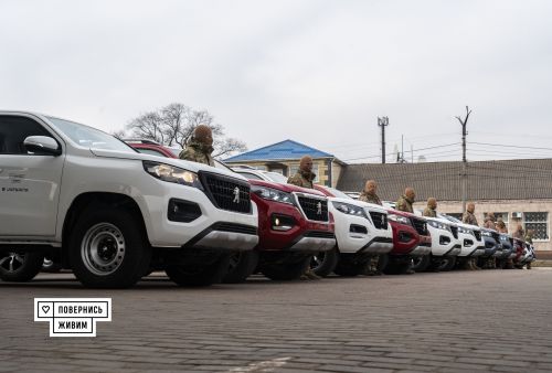 Мисливці за «шахедами» отримали пікапи Peugeot за 18 мільйонів