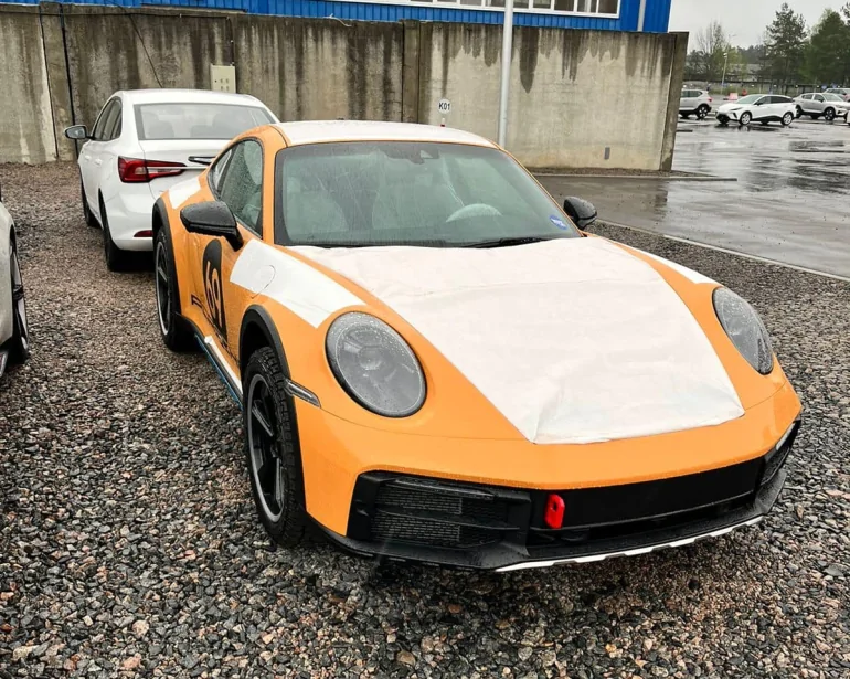 В Україну привезли лімітований Porsche 911 Dakar за 11 млн