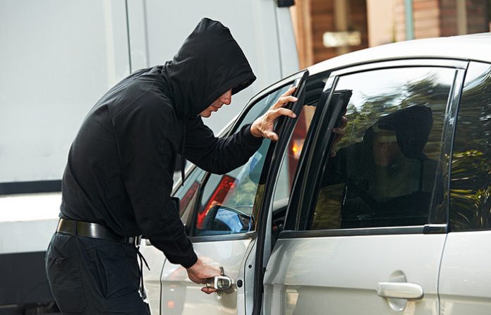 Зламали авто за допомогою монетки: нова історія шахраїв