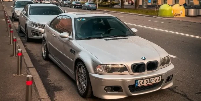 Культове купе родом з 90-х: в Києві помітили рідкісний BMW M3 E46