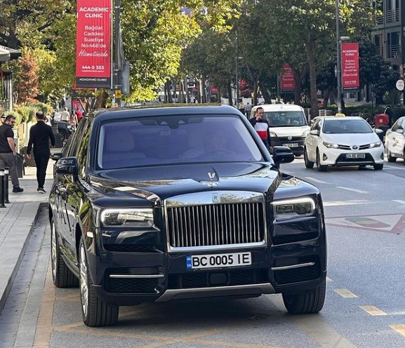 Компанія по будівництву доріг придбала Rolls Royce за 550 тис. доларів