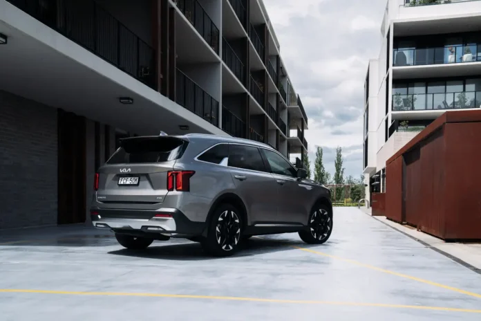На ринок виходить оновлений на 2024 рік Kia Sorento з важливими змінами в моторній лінійці