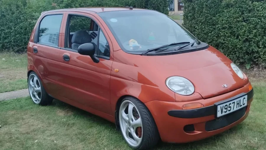 Мужики впихнули в старий Daewoo Matiz 3,0-літровий V6 від Omega: в Opel не повірили очам