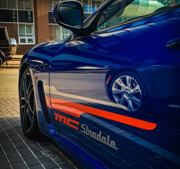 В Києві помітили рідкісний спорткар Maserati за 145 000 євро, що видає 460 к.с.