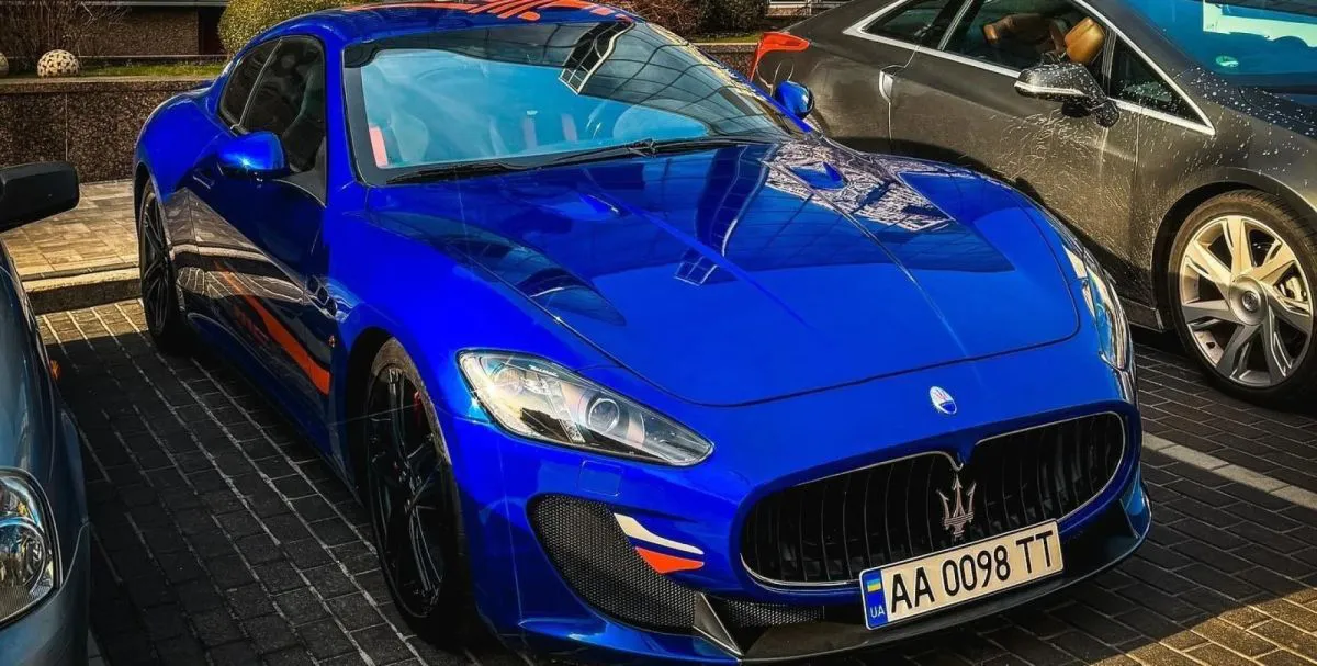 В Києві помітили рідкісний спорткар Maserati за 145 000 євро, що видає 460 к.с.