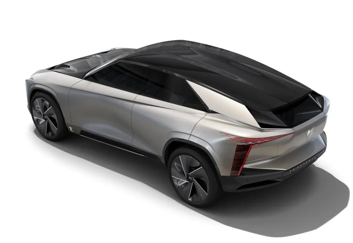 Citroen розробляє новий люксовий кросовер великого розміру - представлено перше зображення DS 8