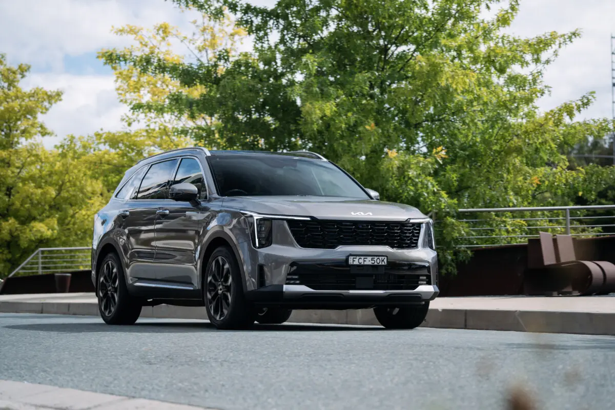 На ринок виходить оновлений на 2024 рік Kia Sorento з важливими змінами в моторній лінійці