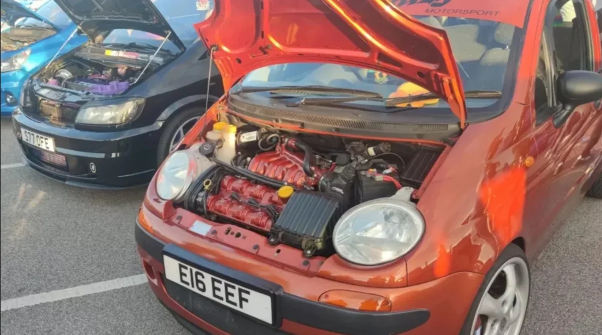 Мужики впихнули в старий Daewoo Matiz 3,0-літровий V6 від Omega: в Opel не повірили очам