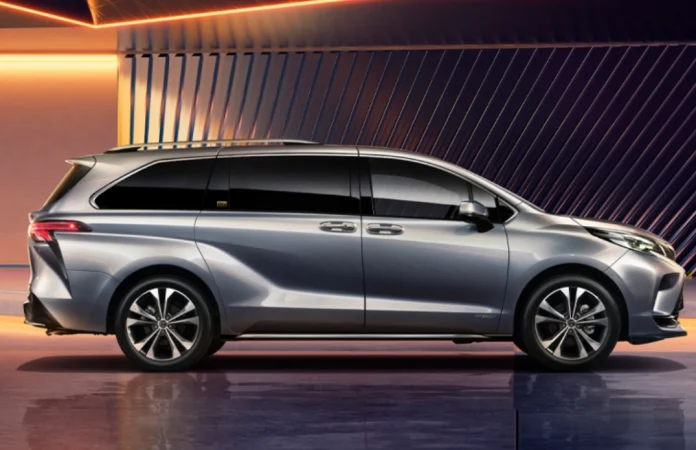 7 місць і повний привід: Toyota випускає новий мінівен Grevia з великою кількістю налаштувань