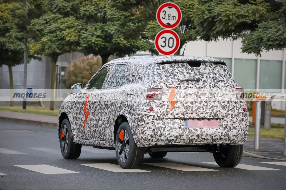 У Мережу витекло зображення нового кросовера Opel Frontera, яке повністю його розсекречує