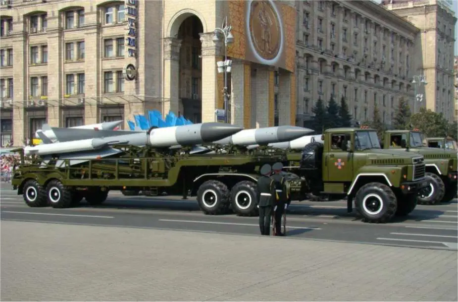 Ракета С-200 здатна вражати повітряні цілі на максимальній дальності до 300 км і на висоті до 40 км