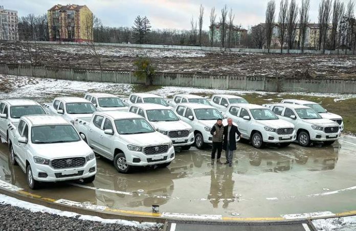 Рідкісні пікапи відправились на фронт: нова допомога від китайських партнерів