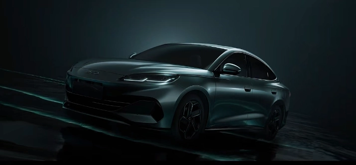 Витрата менше 4 л, розміри Toyota Camry: опубліковано перші офіційні фото BYD Seal 06