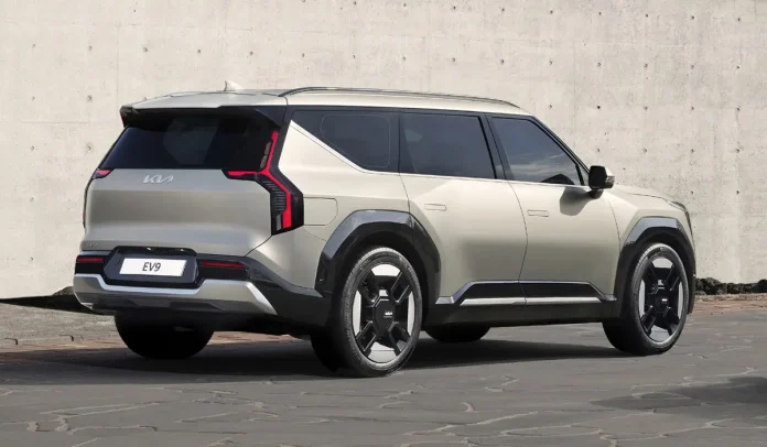 7 місць і розгін до 100 км/год за 4 с: Kia випускає найшвидшу версію сімейного кросу EV9 GT