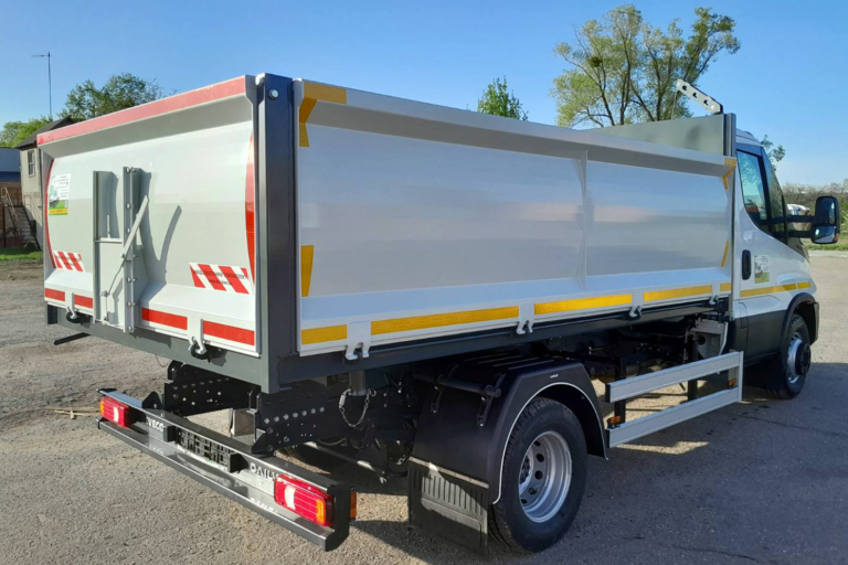 Україна почала серійне складання універсального самоскида на шасі IVECO Daily