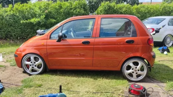 Мужики впихнули в старий Daewoo Matiz 3,0-літровий V6 від Omega: в Opel не повірили очам