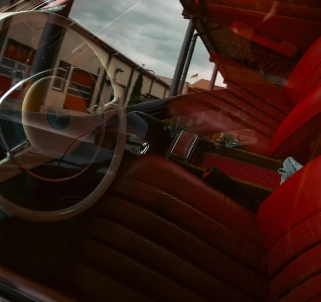 В Україні з'явився раритетний 55-річний Mercedes-Benz 280 SL, котрий належав Елвісу Преслі та Джону Леннону
