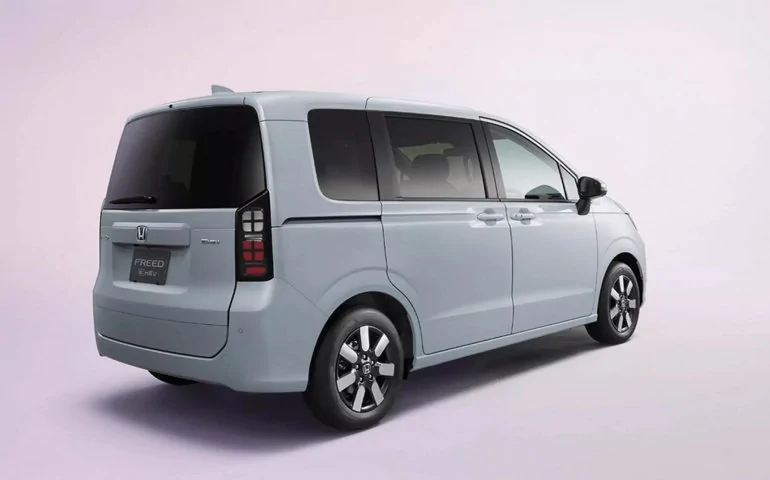 Мінівен Honda Freed на 6 місць за 15 000$: новинка від японського виробника 