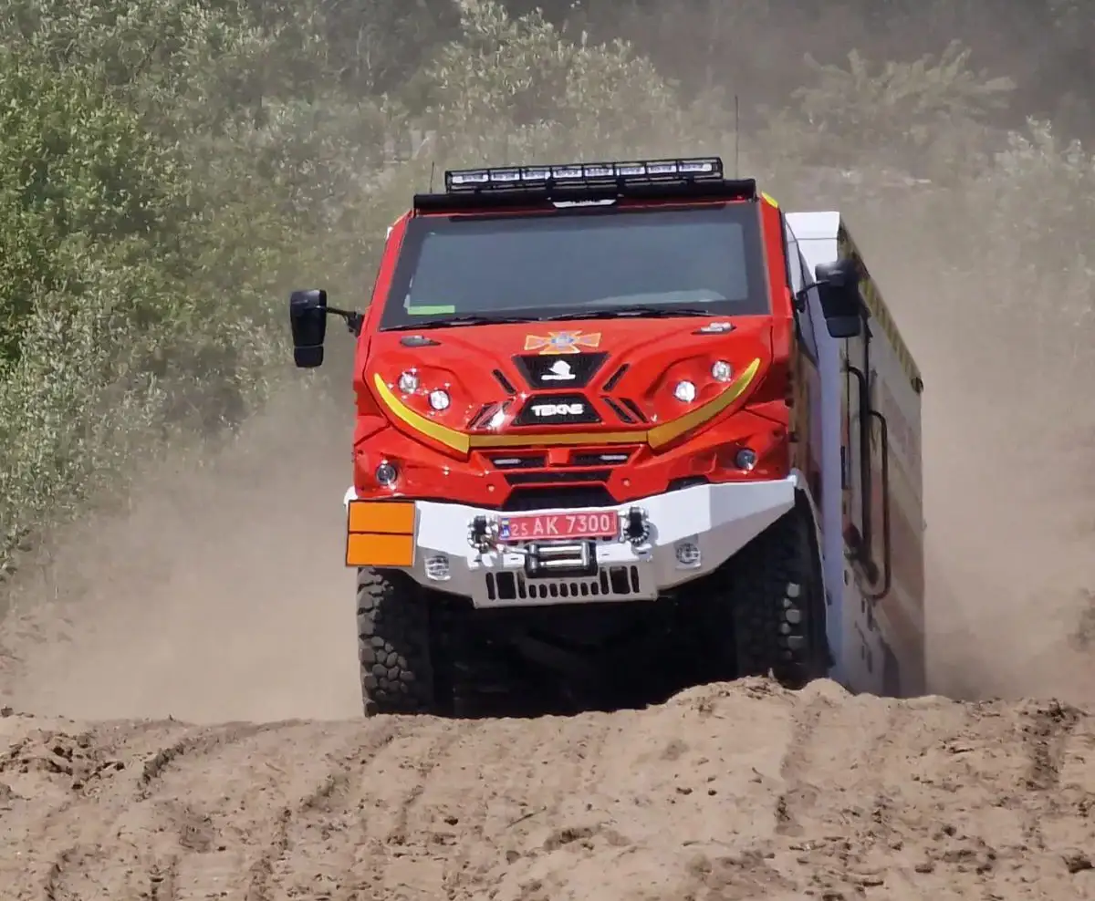 Піротехнічна машина на армійському шасі Tekne Graelion 75