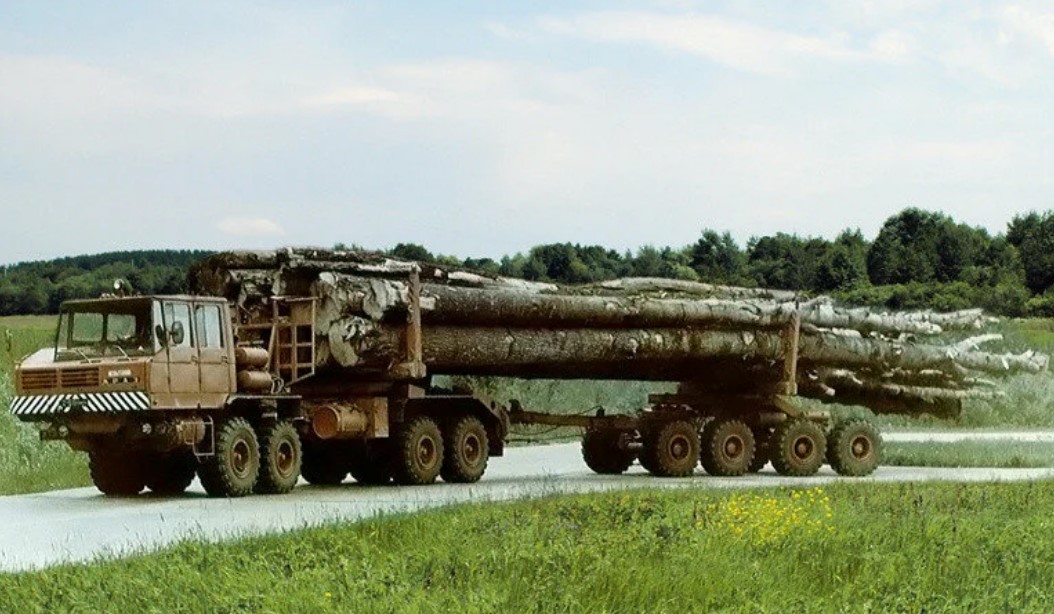 Як кременчуцькі лісовози замінили гусеничні трактори - Wheel News