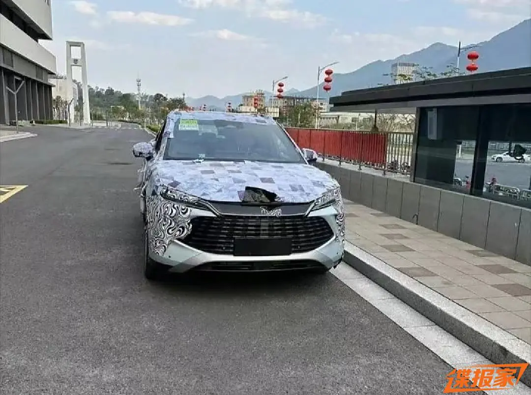 BYD вивів на тести новий кросовер Song L, який абсолютно несхожий на свого електричного побратима