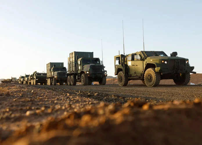 Більше 600 піхотинців і техніка: американські морські піхотинці провели конвой по території Саудівської Аравії